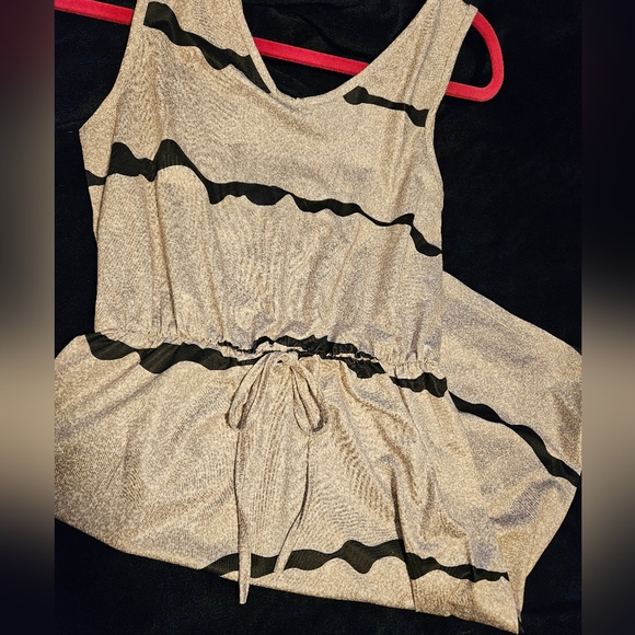 Temu V-Neck Spriped Tank Dress - Picture 4 of 5